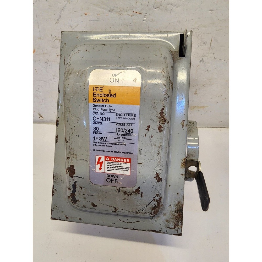 Siemens I-T-E Enclosed Switch Cat. CFN311 Service Disconnect Box 30A 120/240V